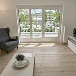 Moebliertes 3-zimmer Mit Balkon