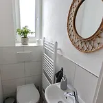Moebliertes 3-zimmer Mit Balkon *