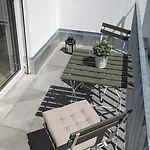 Daire Moebliertes 3-zimmer Mit Balkon Sindelfingen