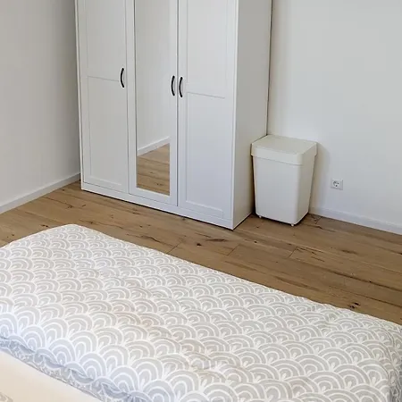 Moebliertes 3-zimmer Mit Balkon Sindelfingen