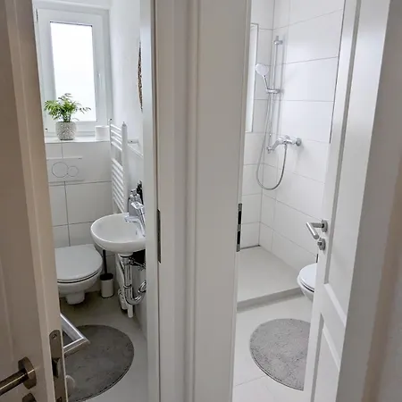 Moebliertes 3-zimmer Mit Balkon