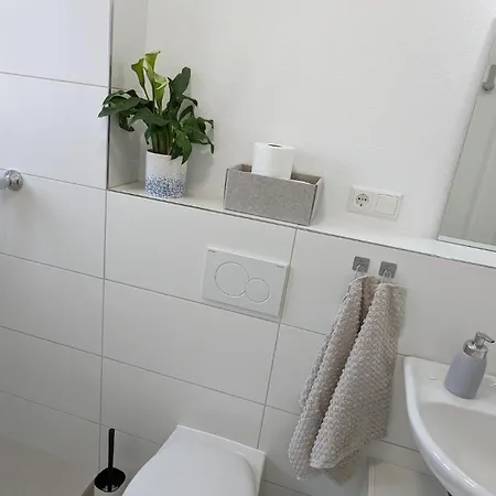 Moebliertes 3-zimmer Mit Balkon Apartment Sindelfingen