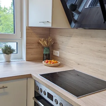 Moebliertes 3-zimmer Mit Balkon Daire