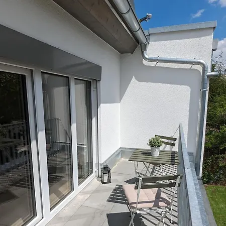 Daire Moebliertes 3-zimmer Mit Balkon Sindelfingen