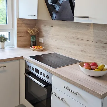 Moebliertes 3-zimmer Mit Balkon Daire