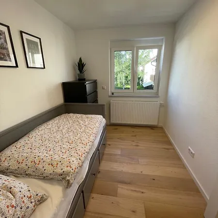 Daire Moebliertes 3-zimmer Mit Balkon Sindelfingen