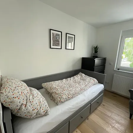 Moebliertes 3-zimmer Mit Balkon Daire Sindelfingen