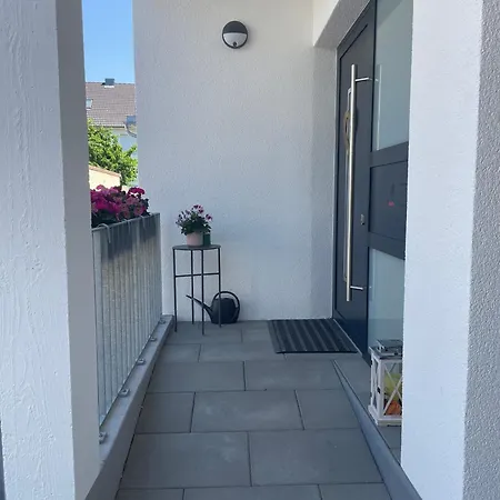 Moebliertes 3-zimmer Mit Balkon Sindelfingen